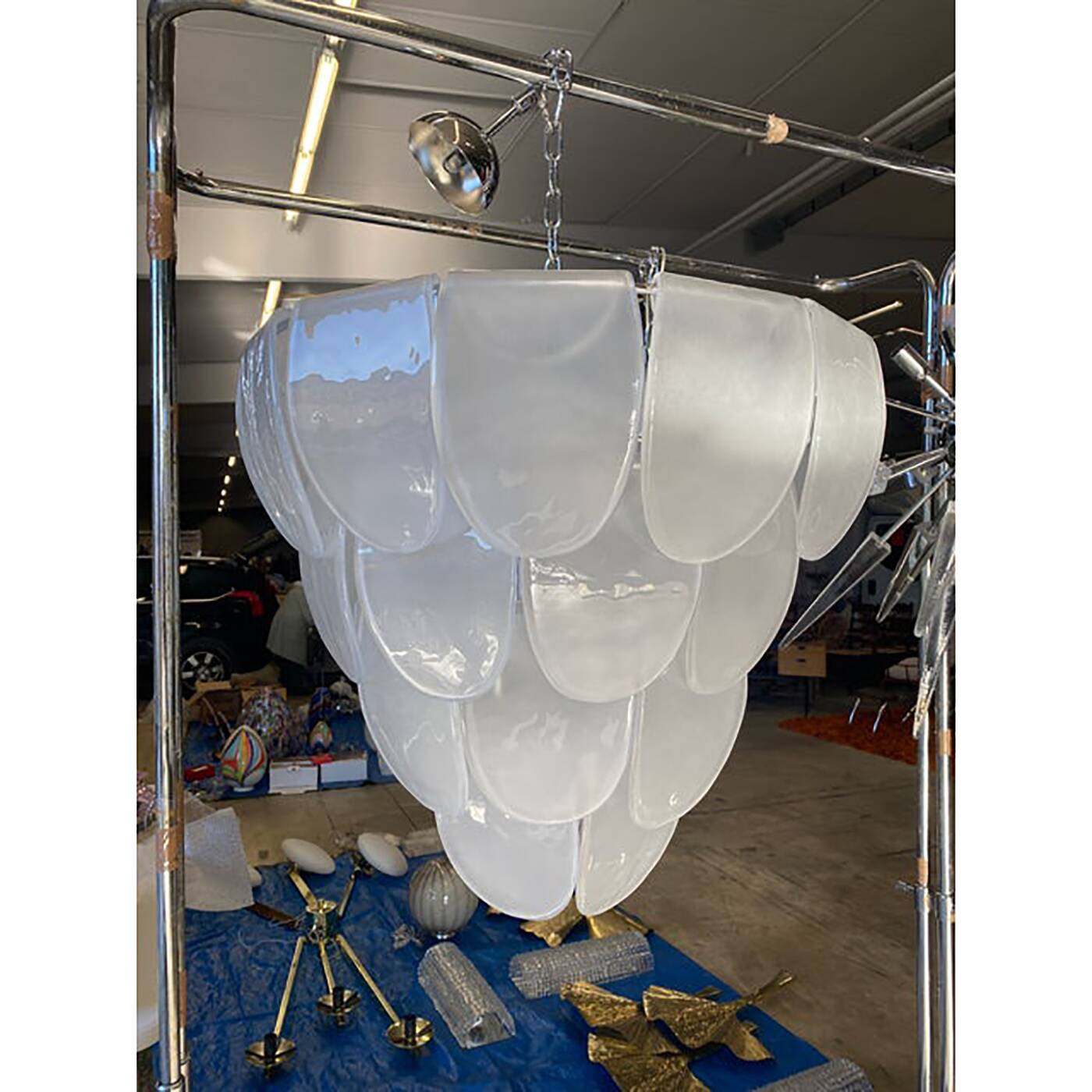 Glass Kromo With Frosted Leaves Candlestick