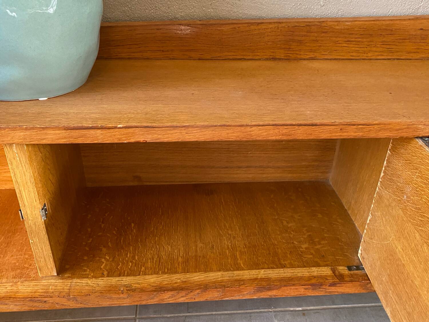 Vintage oak sideboard (shallow)