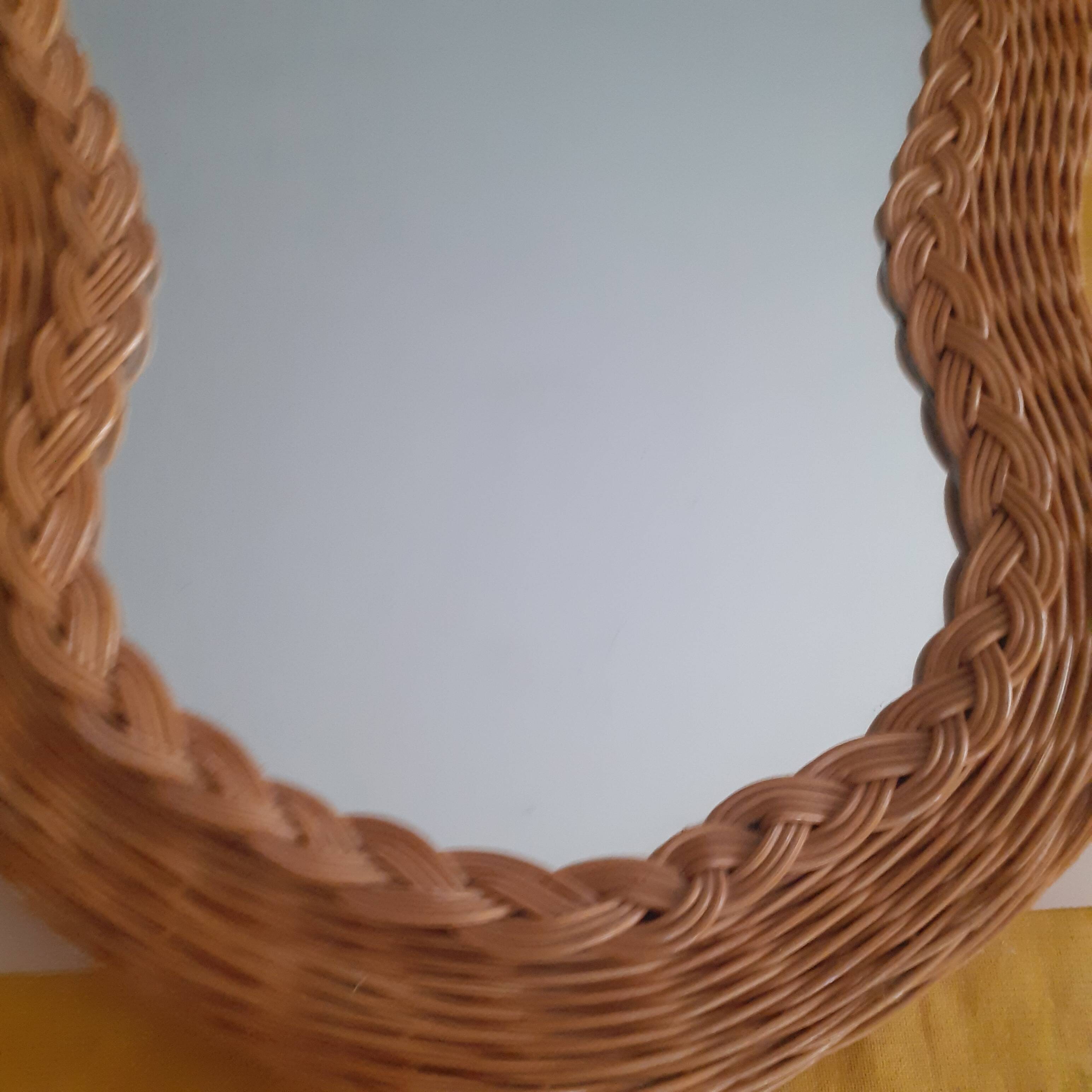 Rattan mirror, bean shape.