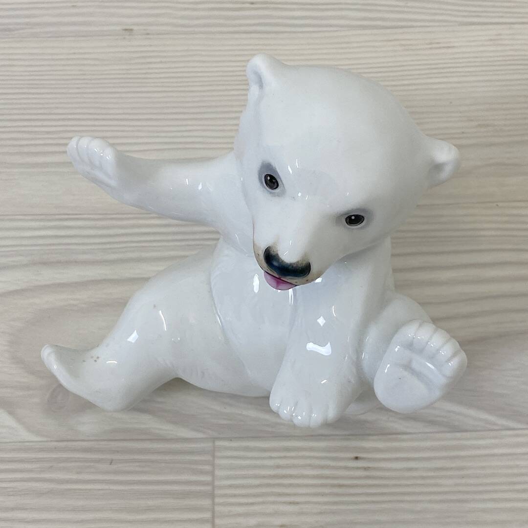 Ourson polaire en porcelaine