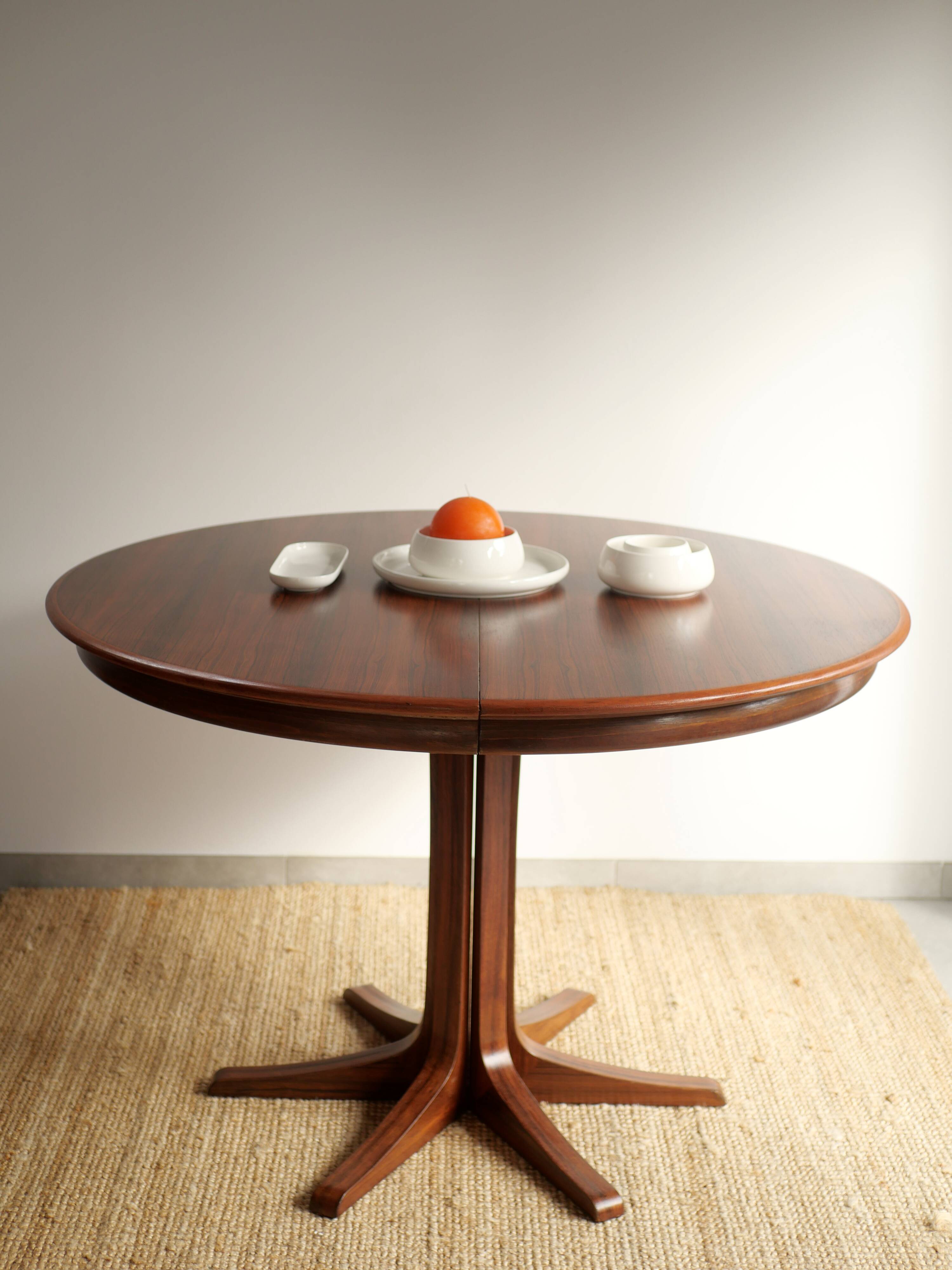 Danish dining table in rosewood.