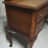 Bureau ancien en merisier et cuir vert