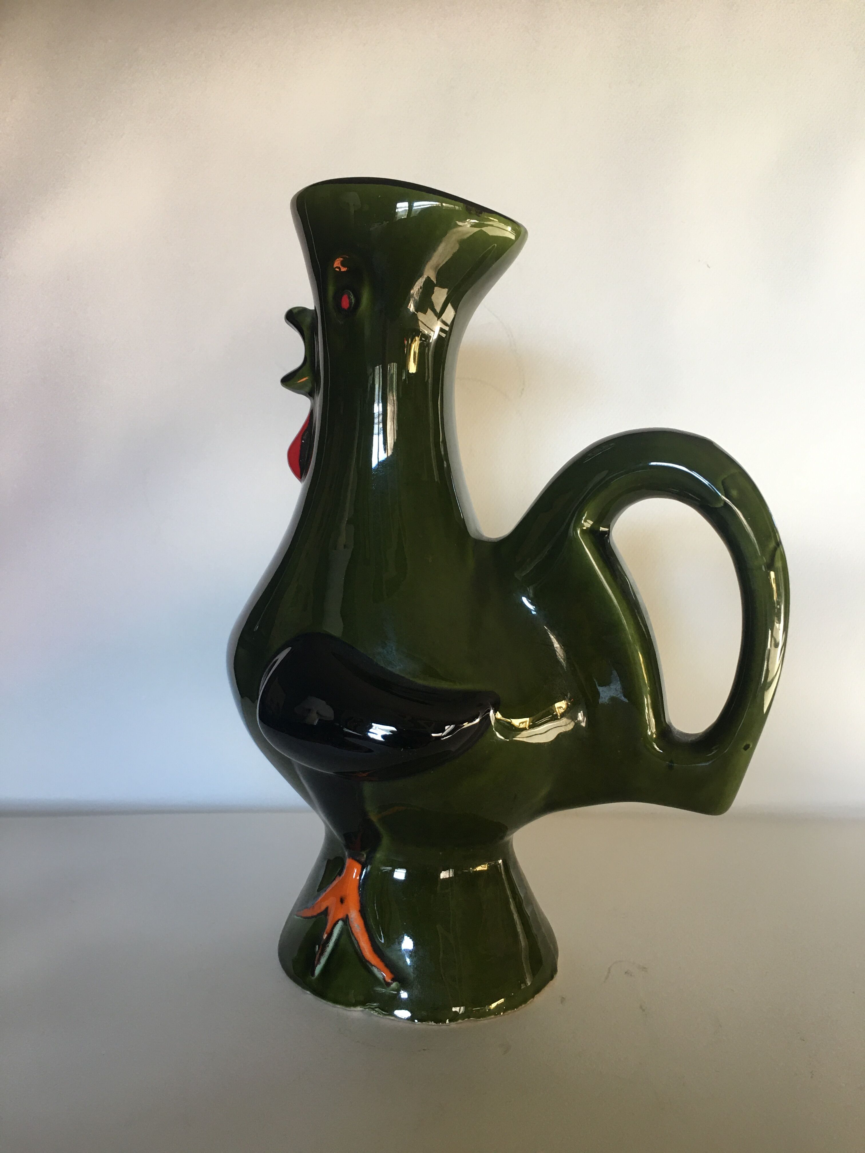 Zoomorphic pitcher poet laval