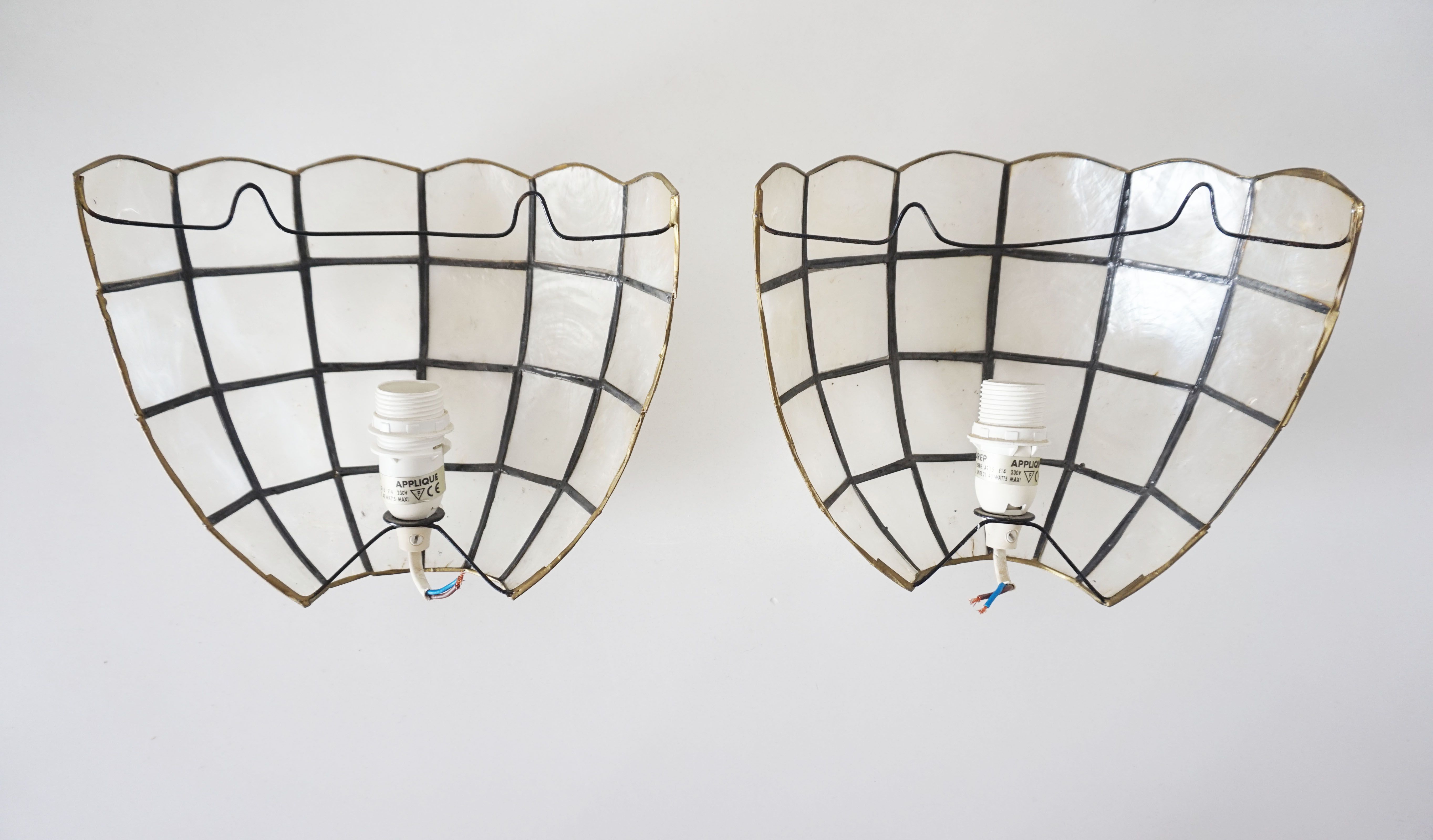 Pair of wall lamps in vintage mother-of-pearl shell shape
