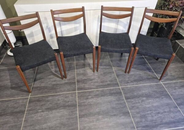 Lot de 4 chaises scandinaves, années 1970