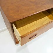 Enfilade scandinave moderne en teck avec tiroirs