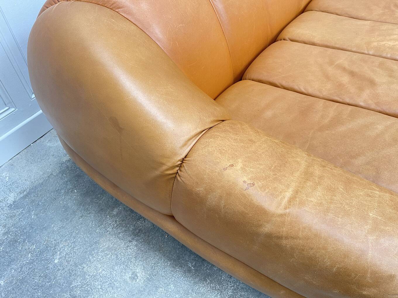 Burov leather living room set