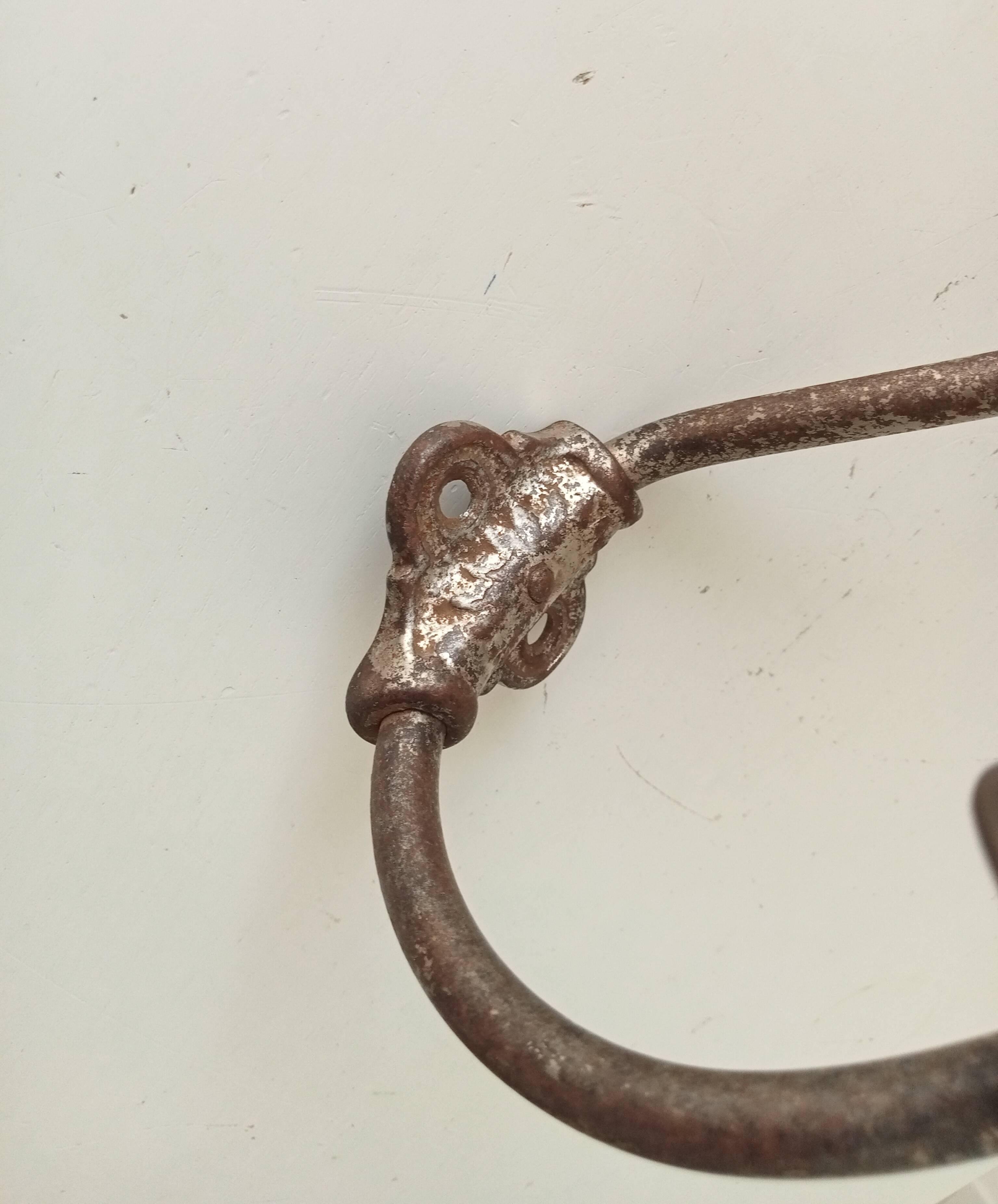 Patère porte manteau mural ancien en acier