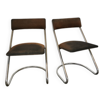 Pair of 1970 cantilever chairs, chrome