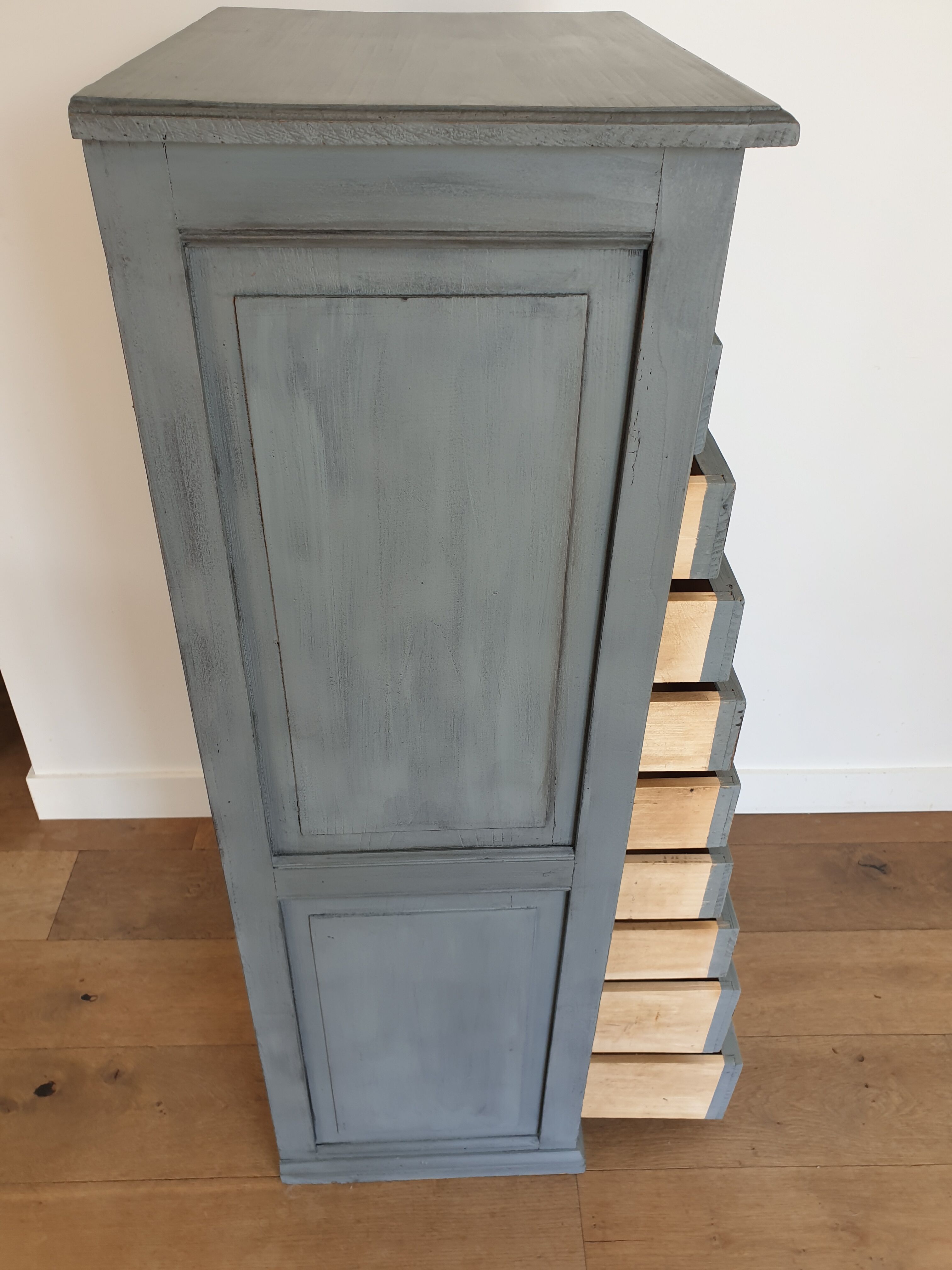 Chest of 10 drawers