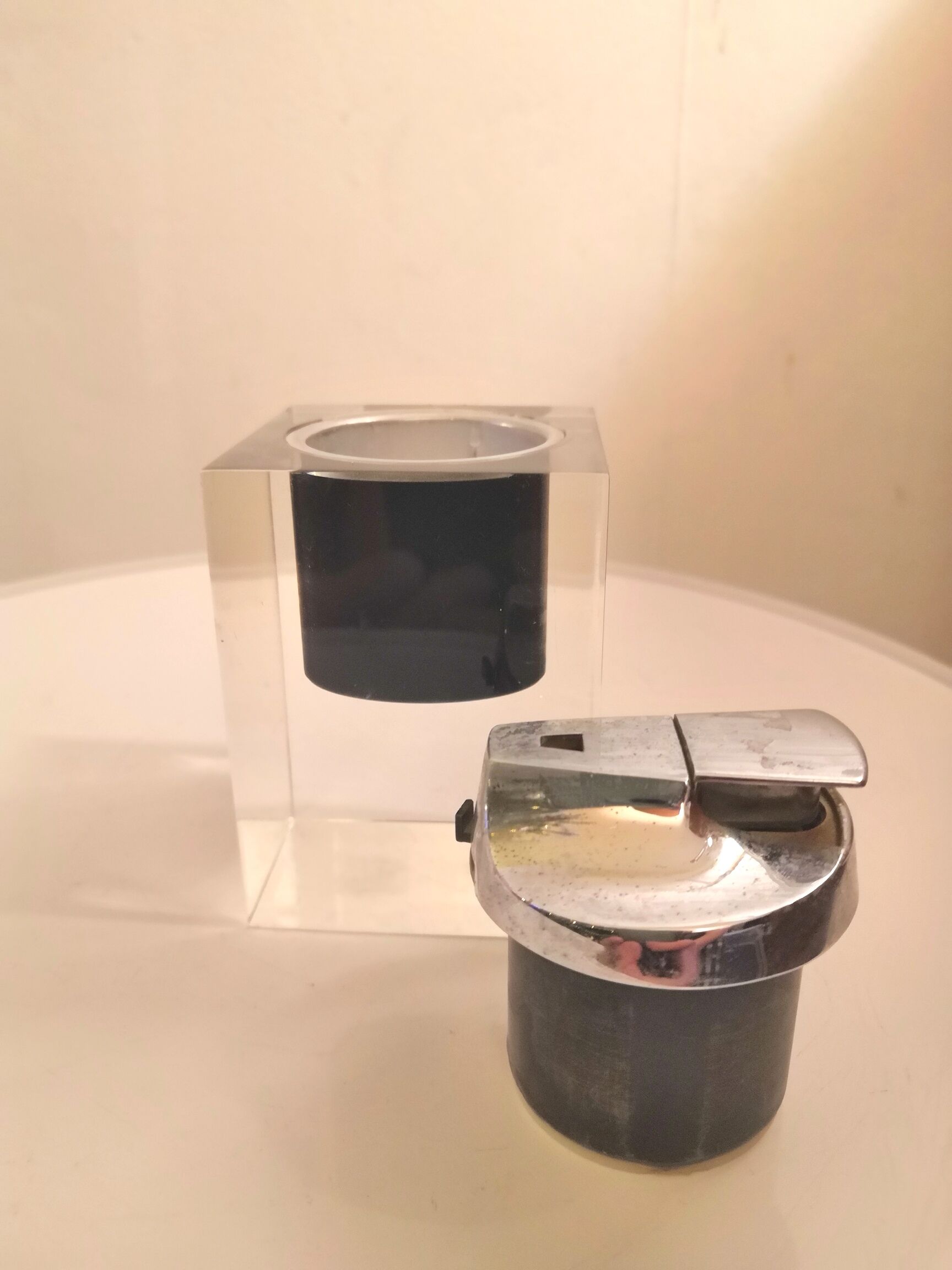 Plexiglas lighter design Ronson years 60 - 70