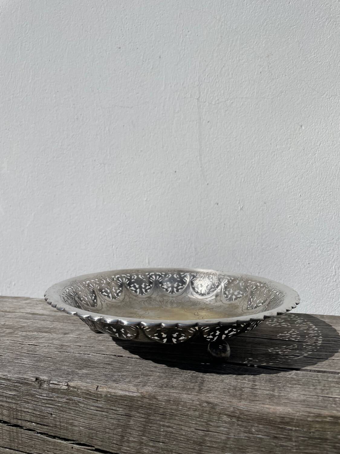 Openwork silver-plated metal fruit bowl or basket