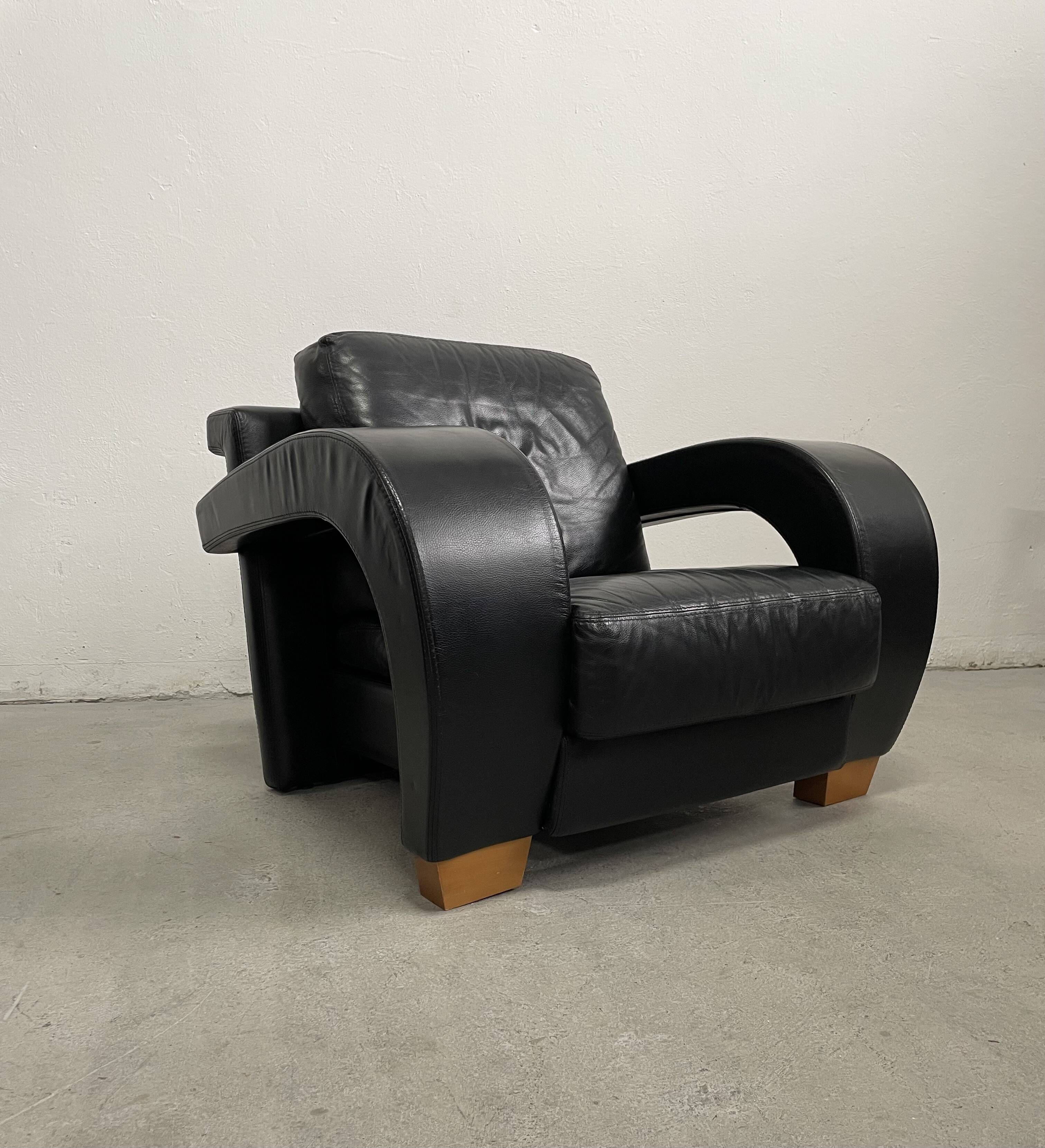 Vintage Streamline Black Leather Armchair, 1980/90s
