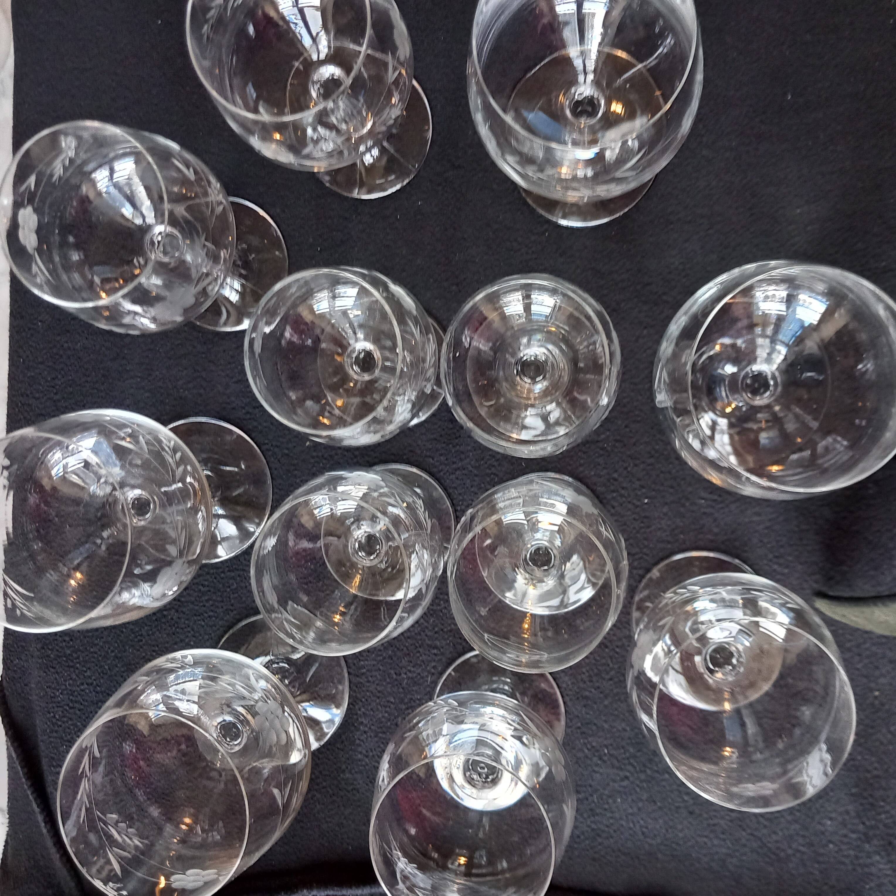 Crystal stemware service engraved flower 70s