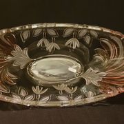 Oval bowl in crystal and frosted glass, pink and frosted.