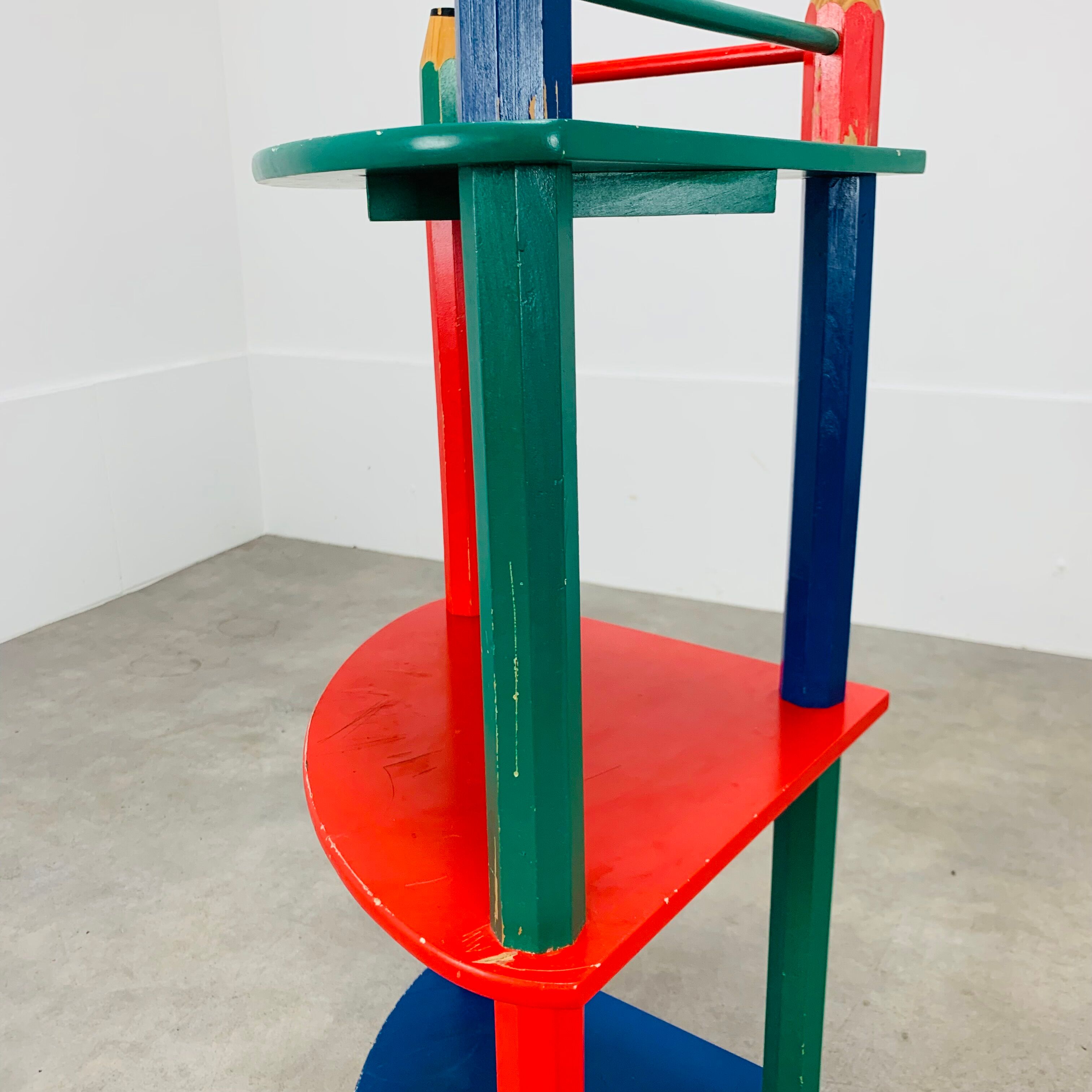 Corner shelf pencils Pierre Sala for children