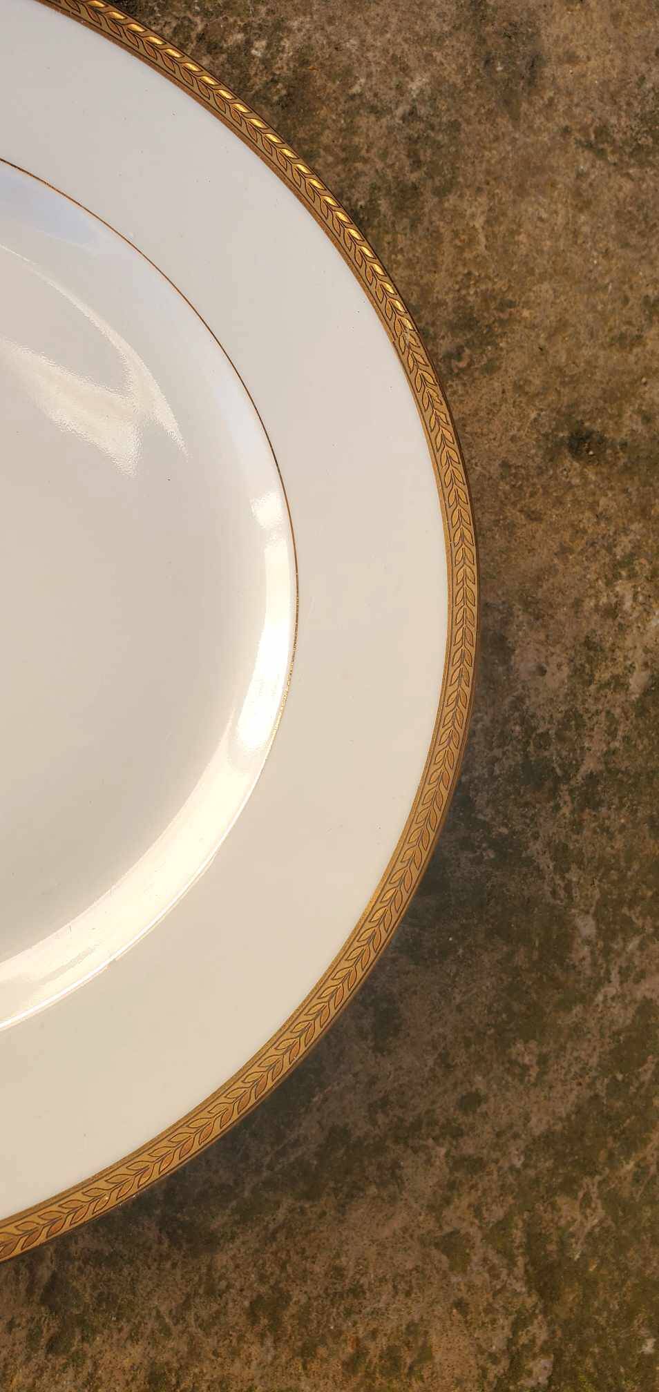 Set of 6 porcelain dinner plates with golden ear edging