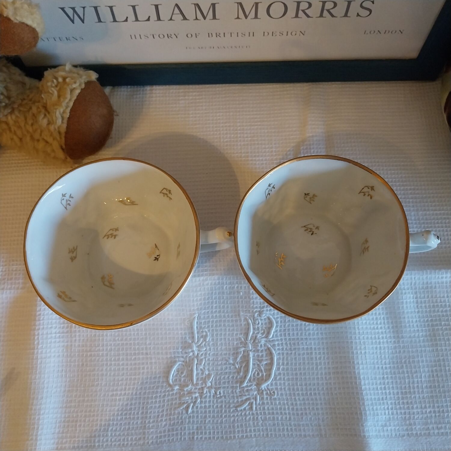 Old porcelain cups from Couleuvre