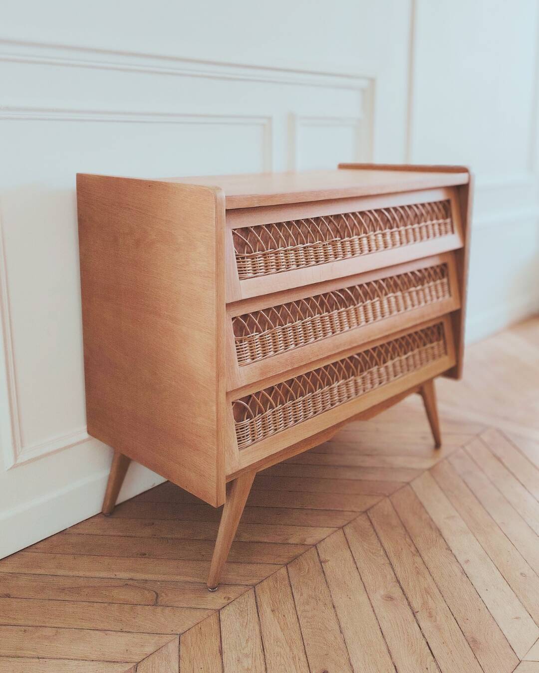 Commode en bois et rotin vintage rénovée, années 60