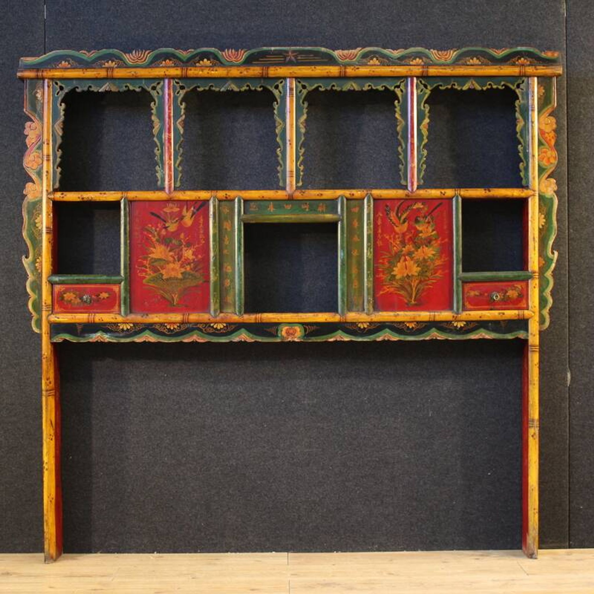 Headboard chinois laqué et peint du 20e siècle