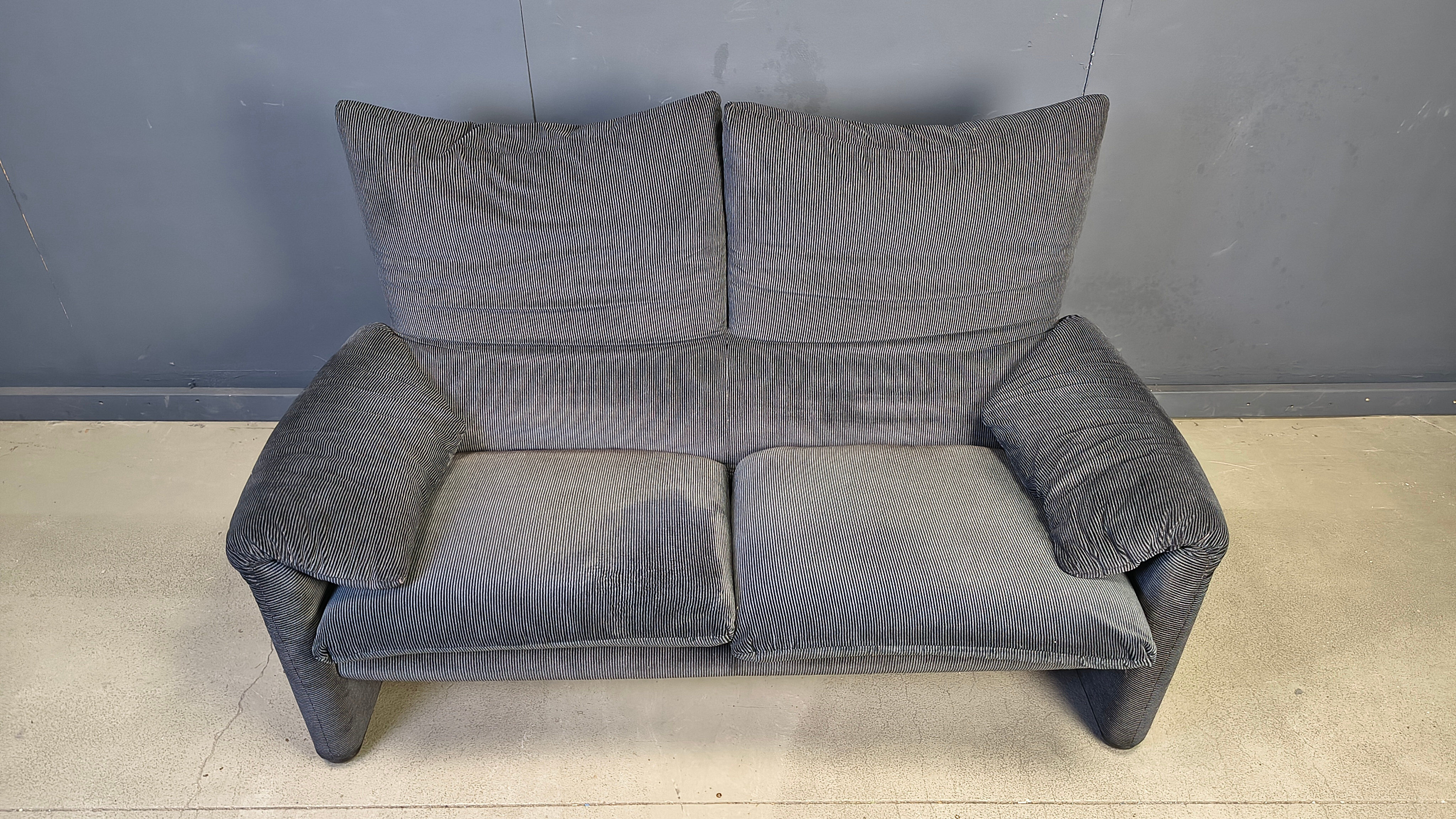 Maralunga sofa by Vico Magistretti for Cassina