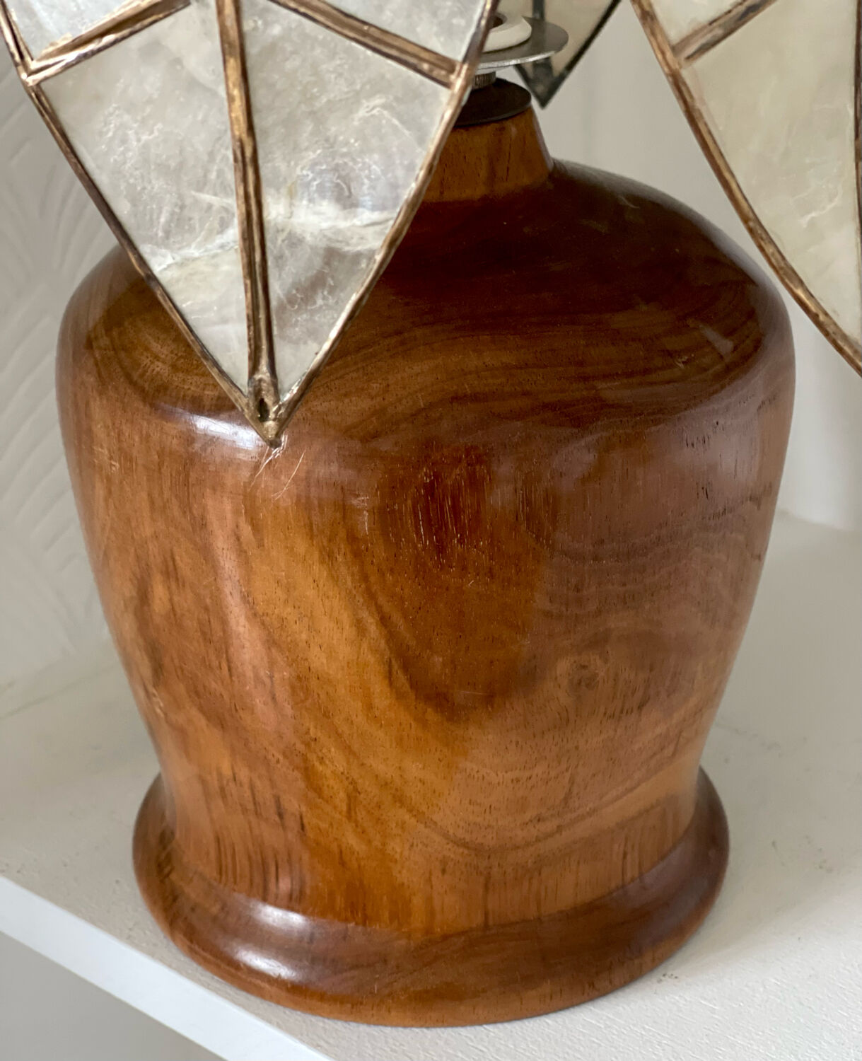 Mother-of-pearl and olive wood lamp