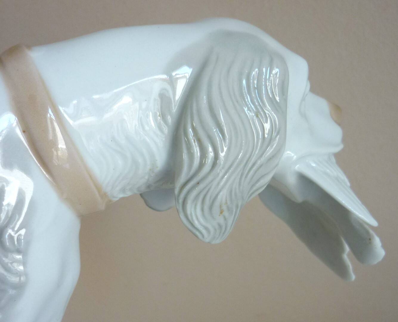 Large porcelain figurine, dog, setter, hunting, signed d'Art SA, vintage