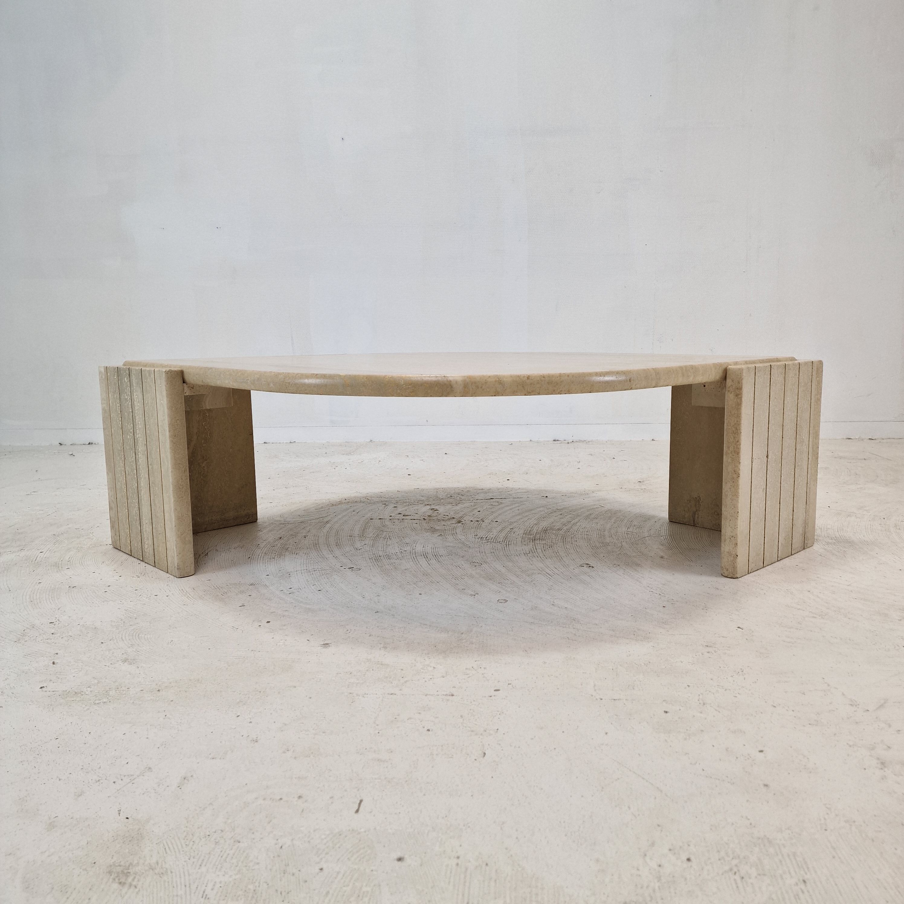 Italian Coffee Table in Travertine, 1980s