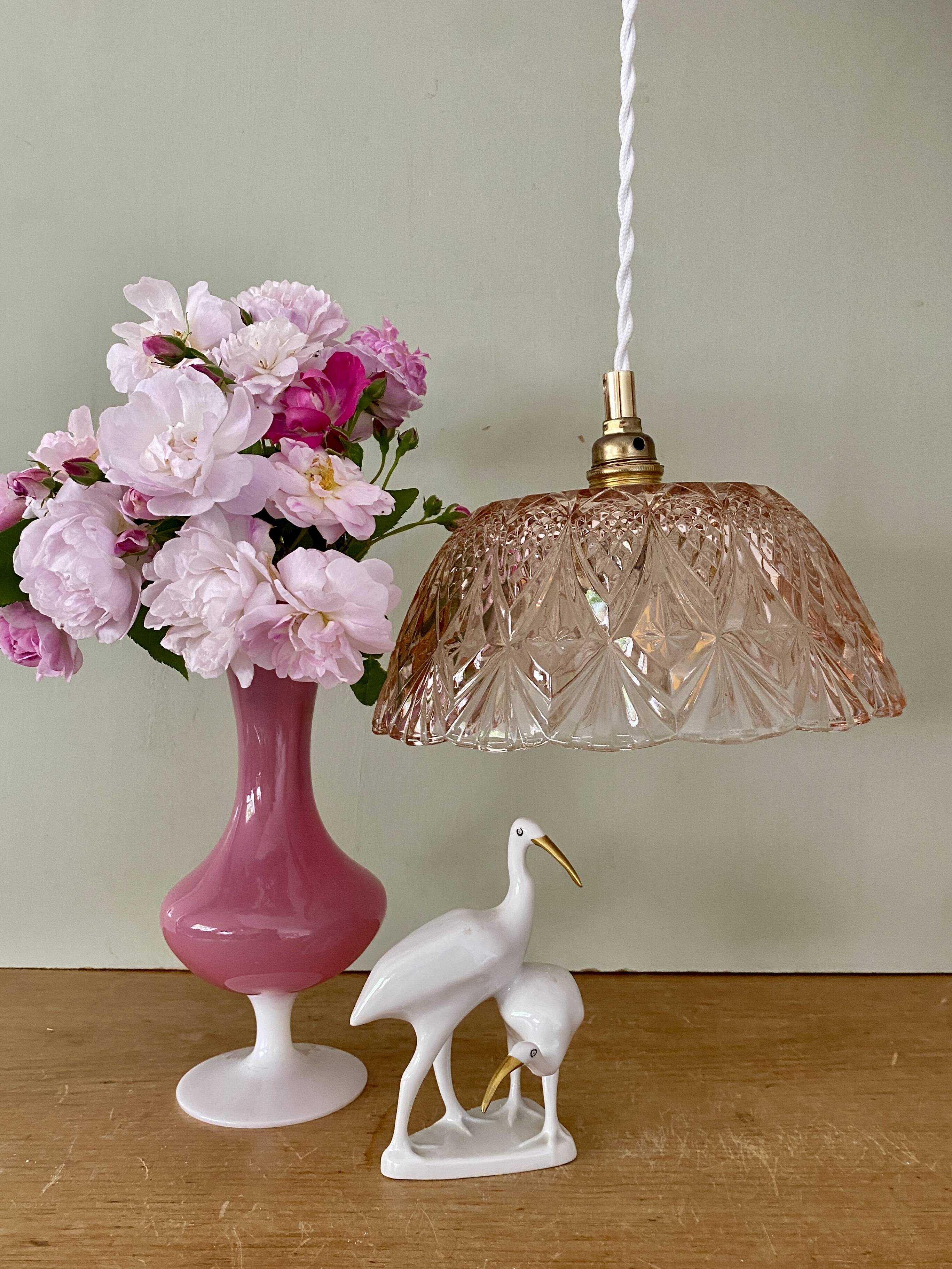 Vintage lampshade pendant light in pink molded glass - tableware collection -