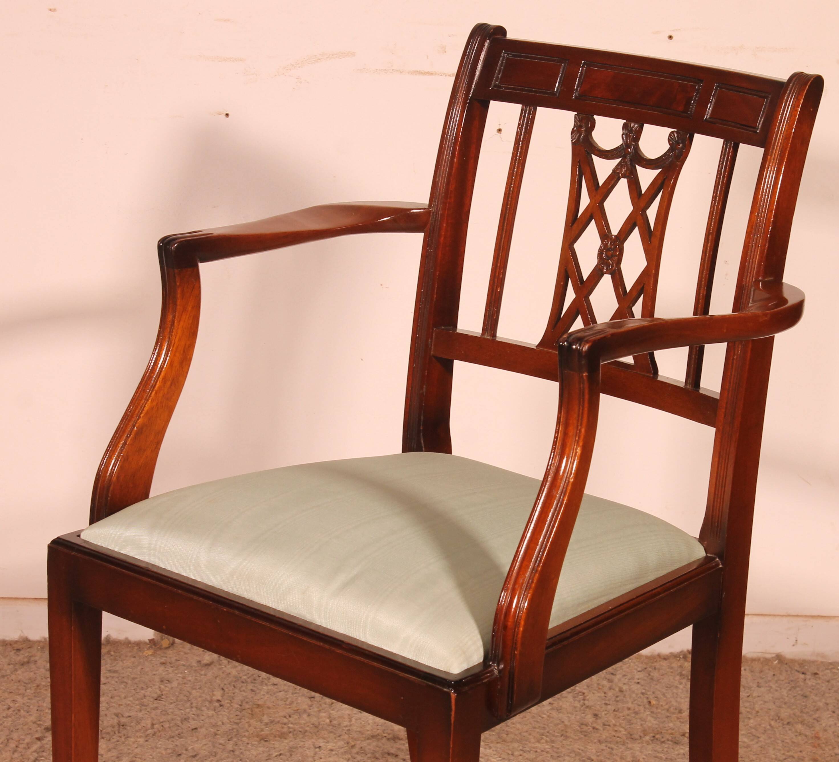 fauteuil de bureau ou autre de style hepplewhite en acajou