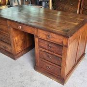 BUREAU A 9 TIROIRS EN NOYER 1900