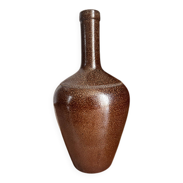 Give me a ceramic jug.