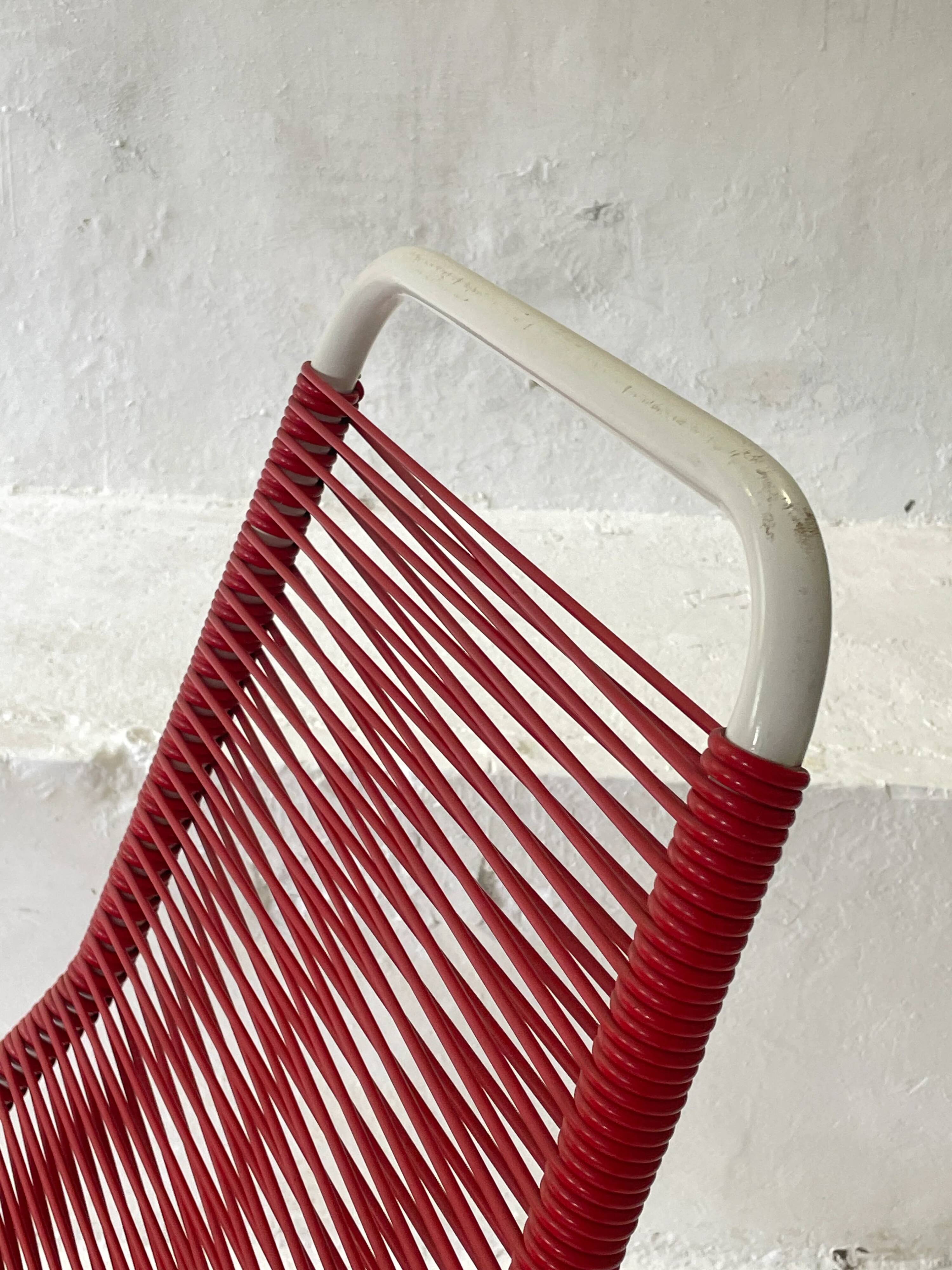 Vintage 1970s Elefant Möbel Spaghetti reclining chair for the garden.