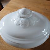 Soupière ancienne en porcelaine blanche