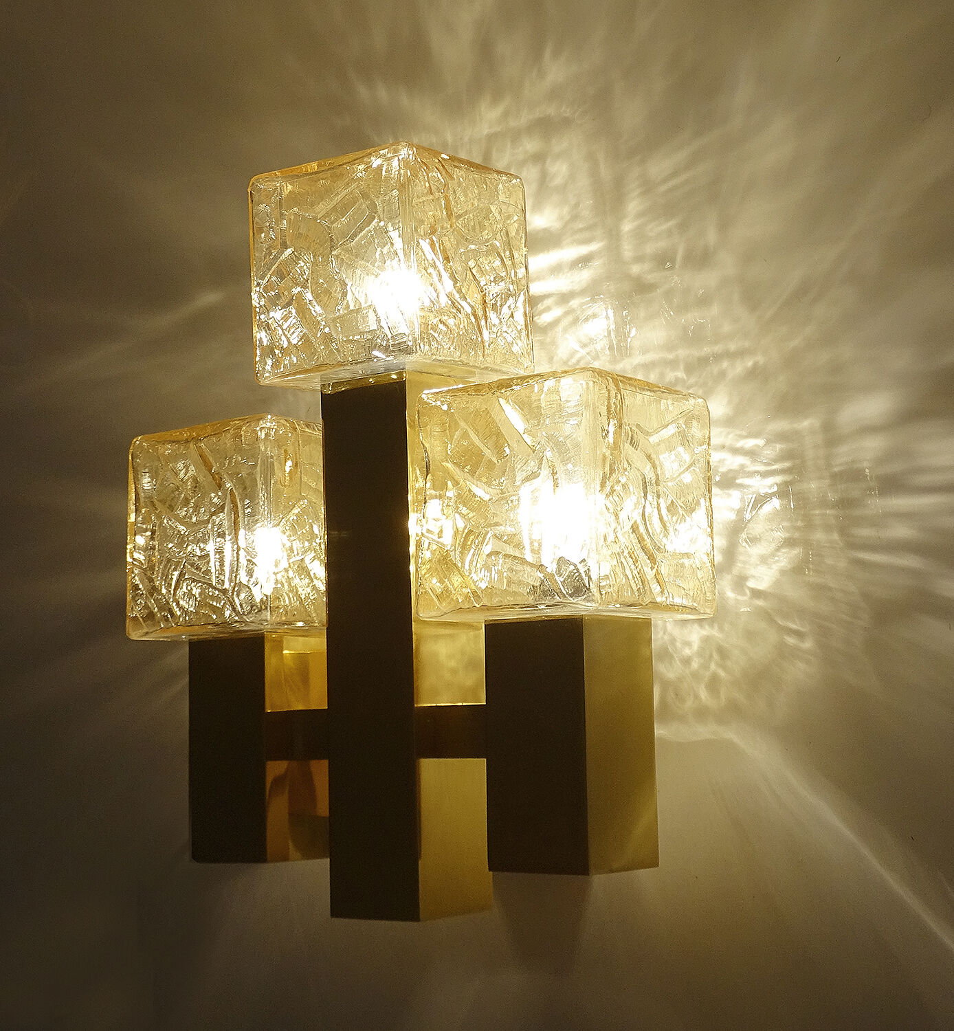 Wall lamp vintage kalmar austria, brass & glass, 70s