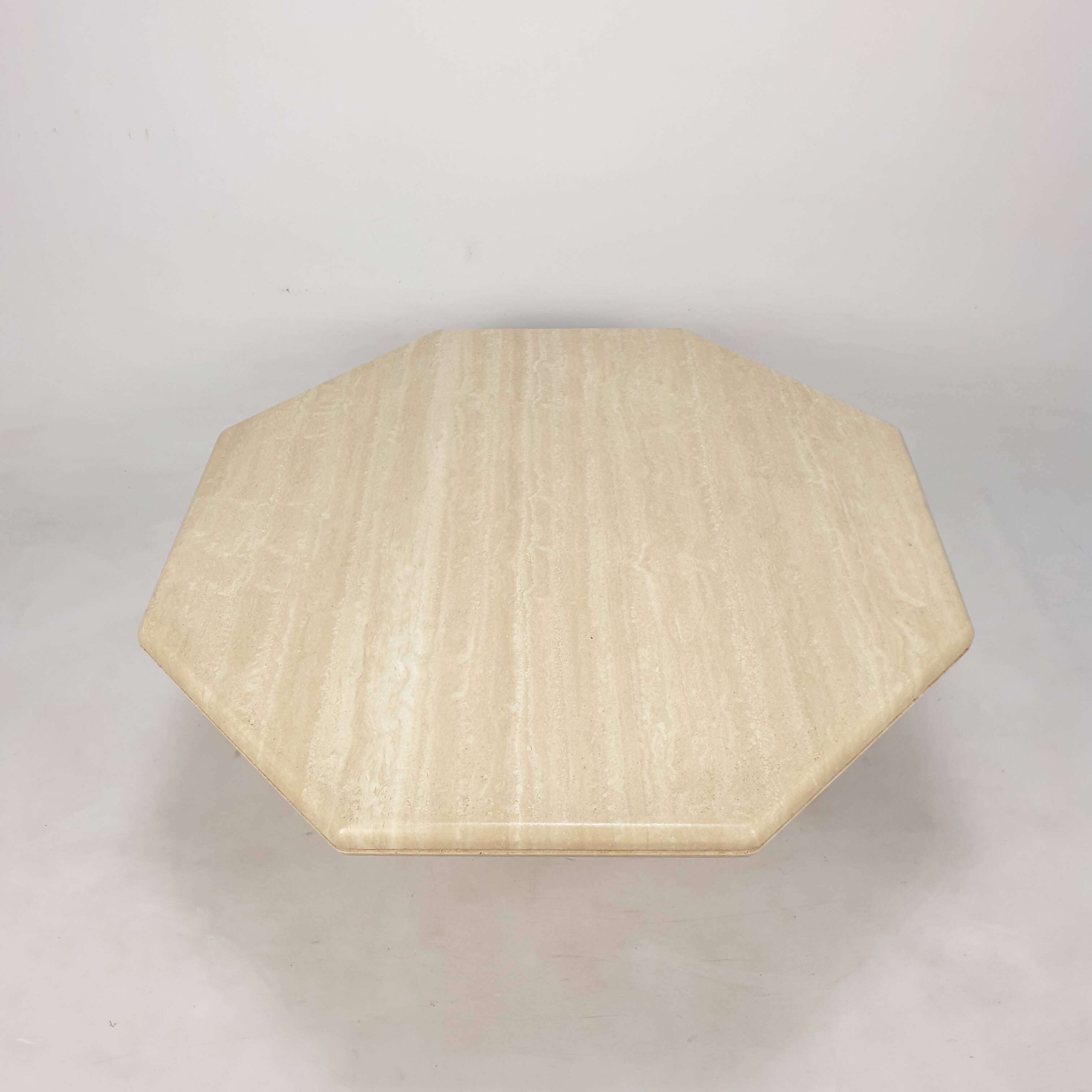 Table Basse Octogonale italienne en Travertin, 1980s