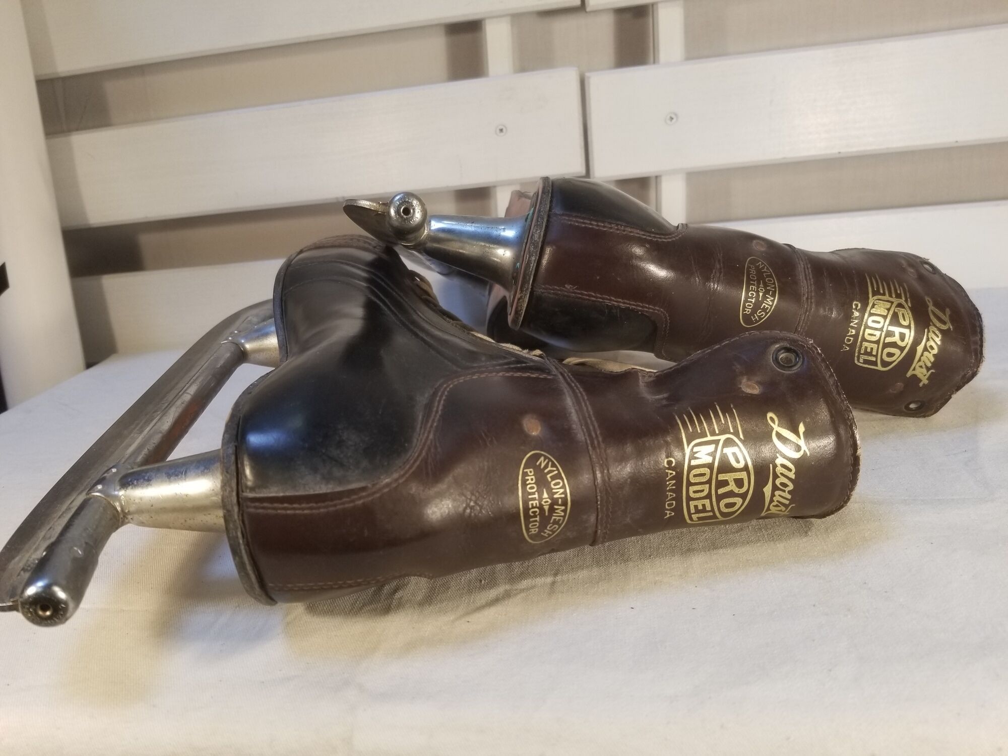 Former NHL Hockey Skates - Daoust Pro Model Canada - Vintage Sports Deco