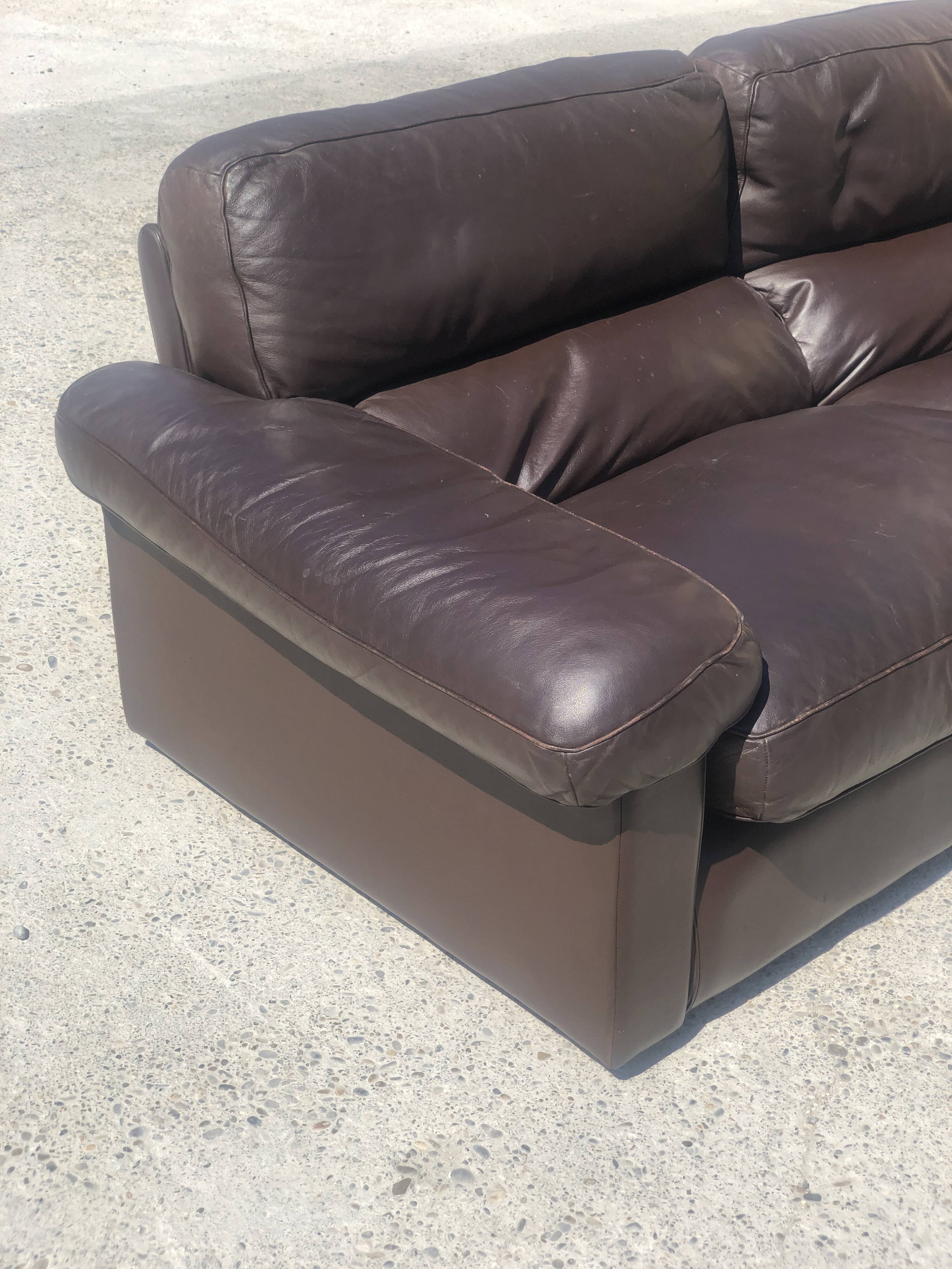 Pair of leather sofas model "Petronio" by Tito Agnoli for Poltrona Frau