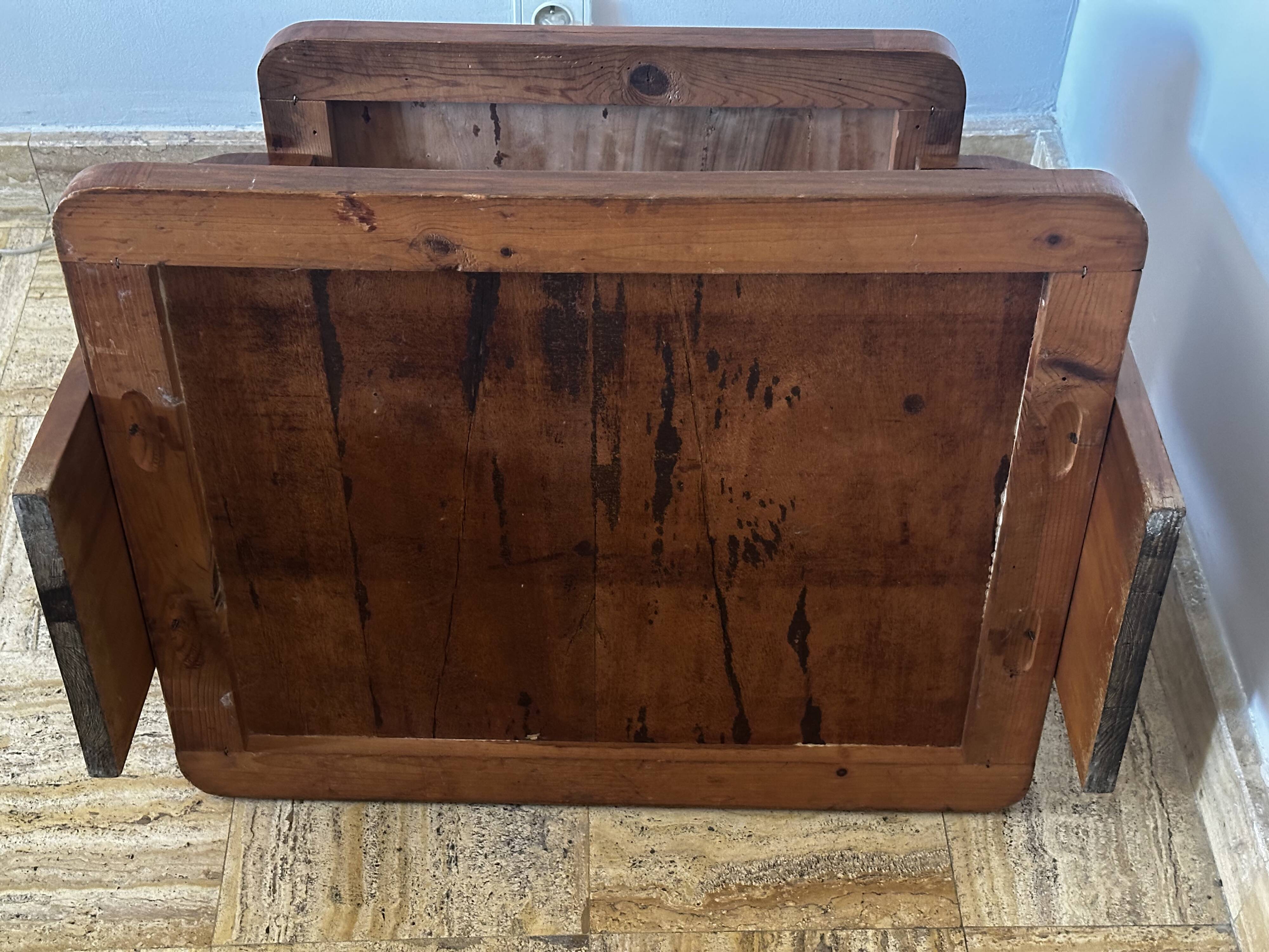 1930s Art Deco side table in marquetry walnut