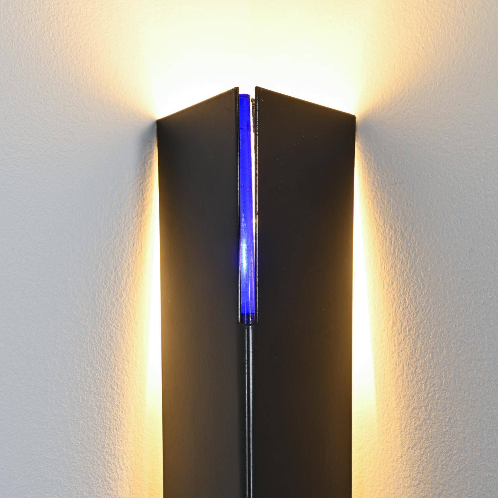Black lacquered metal floor lamp, Italian work 1980