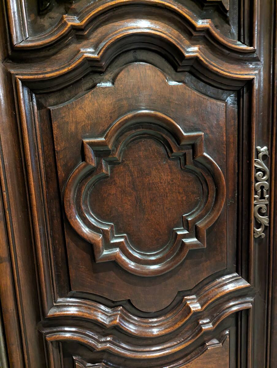 Wardrobe from the Périgord castle. Louis XIV period