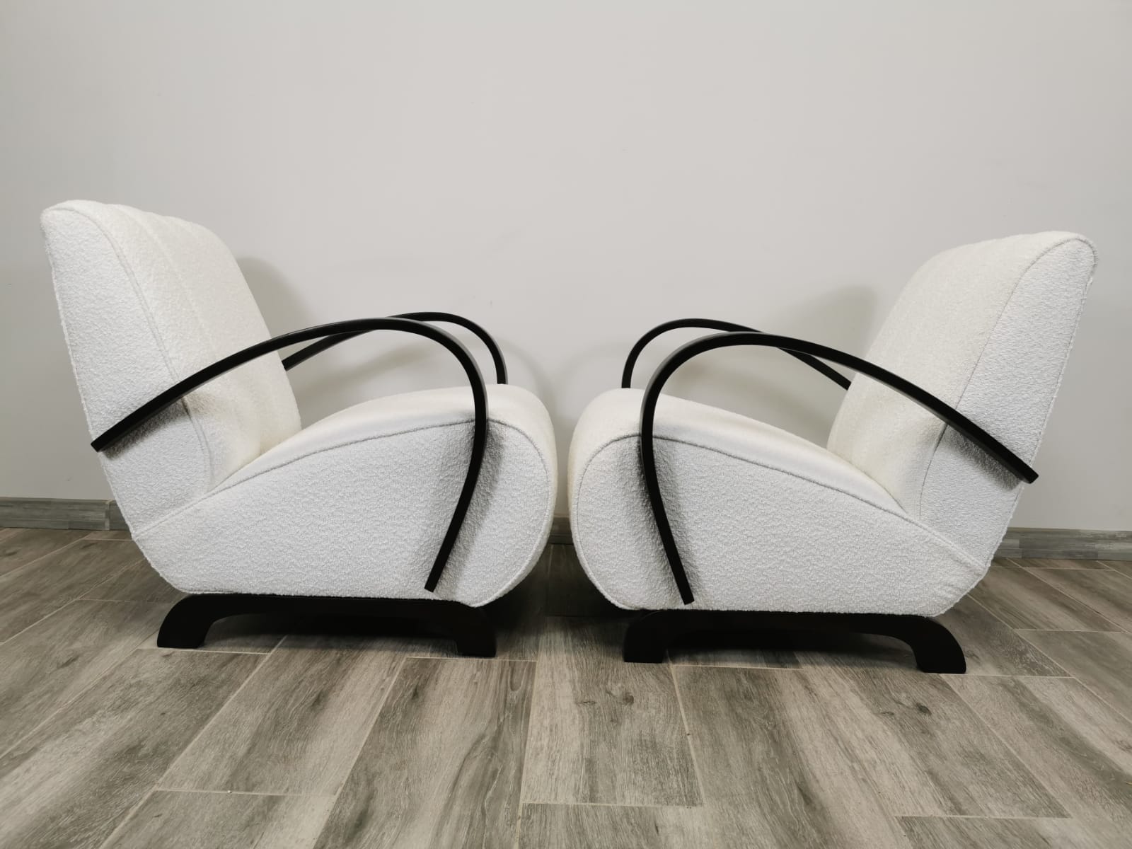 Restored armchairs by Jindrich Halabala, Set of 2