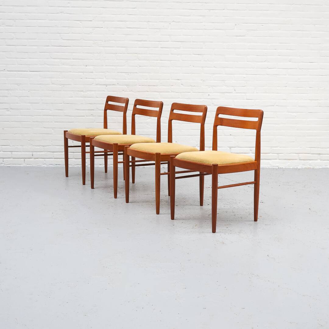 4 chaises de salle à manger par HW Klein pour Bramin, années 1960