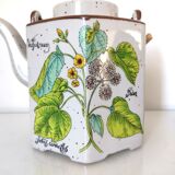 Teapot, stove and 6 cups