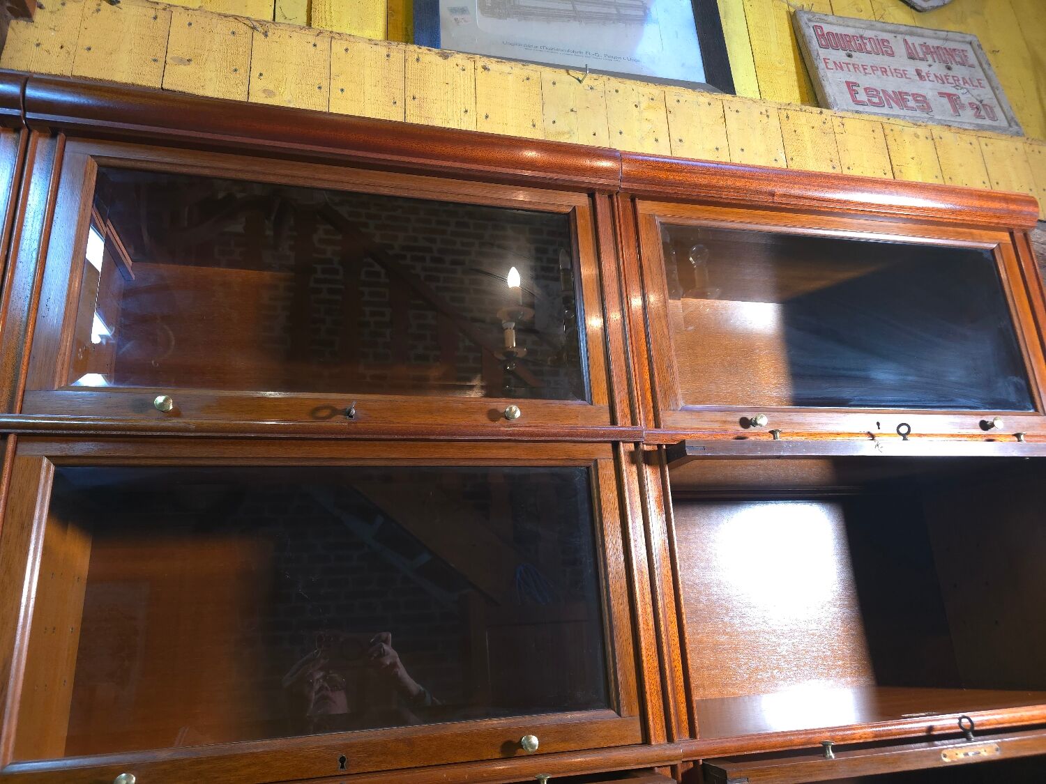 Modular vintage MD bookshelf in mahogany