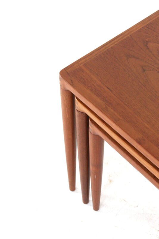 3 tables gigognes par Henry W. Klein pour Bramin