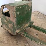 Camion benne ancien en bois