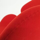 Arne Jacobsen for Fritz Hansen "Swan" chair 2005