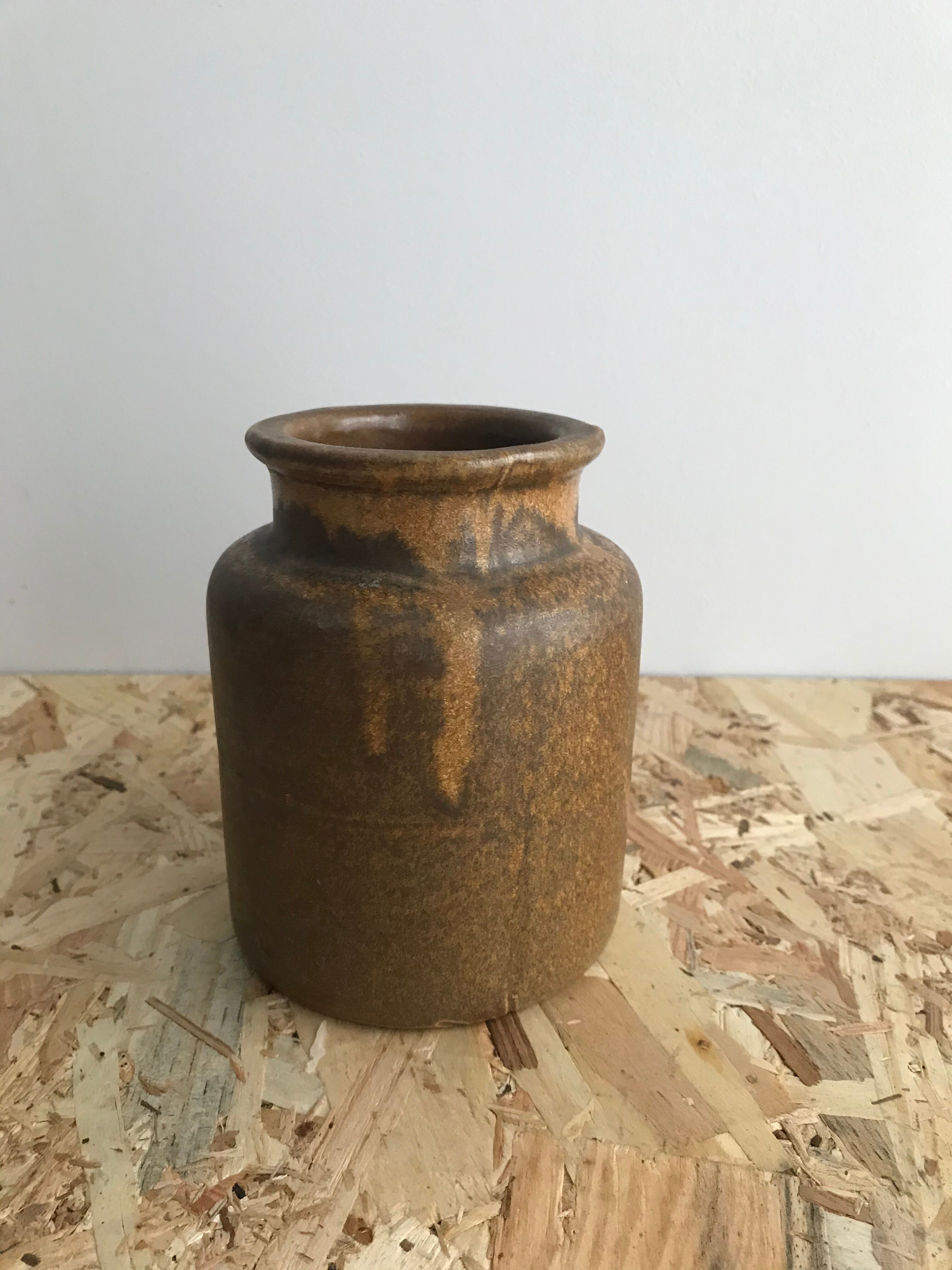 Sandstone pot
