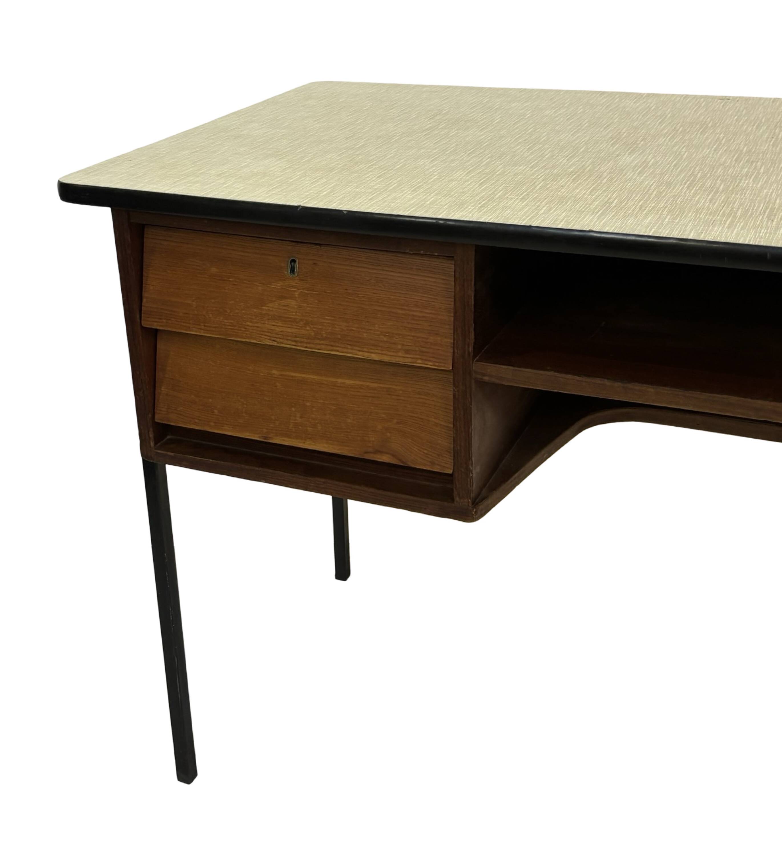 Bureau Mid-Century design Marko Galvanitas Pays-Bas bureau d'enseignant 1960